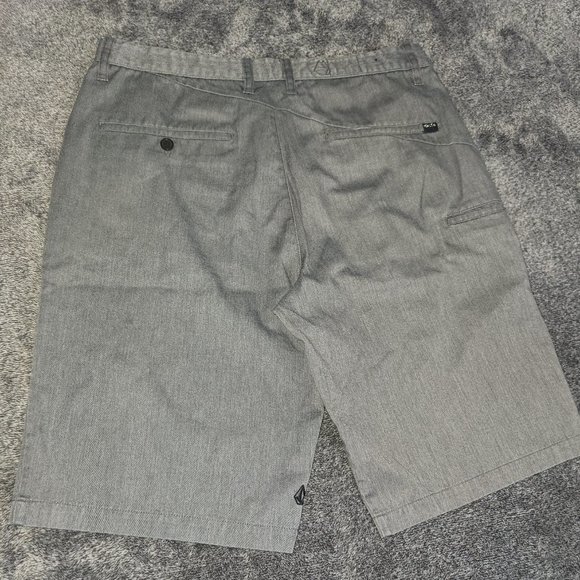 Volcom Stone Corpo Class collection Men's stylish shorts with 33" waist - Picture 3 of 12